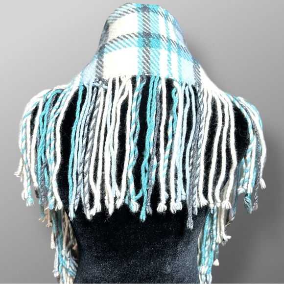 Banana Republic Wool Blend Scarf Blue/White/Gray, Soft Cozy Fringe, 68” x 19” - Picture 2 of 4